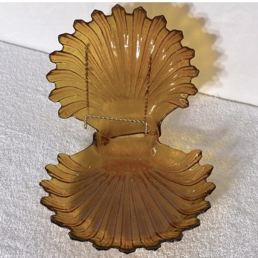 Vintage MCM Amber Glass Shell Dishes x2
